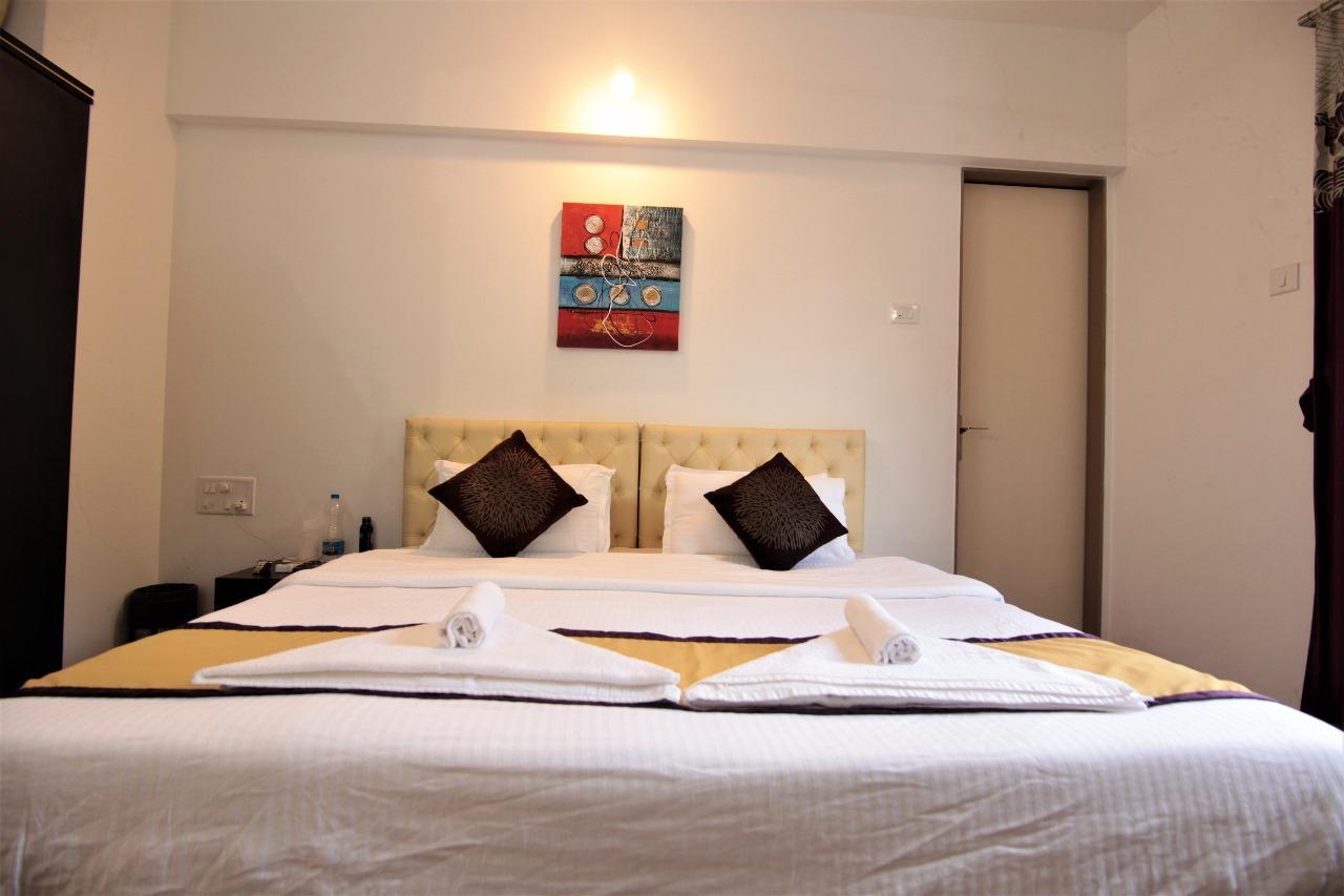 Veridical Hospitality, Baner - Pune Bed and Breakfast Exterior foto